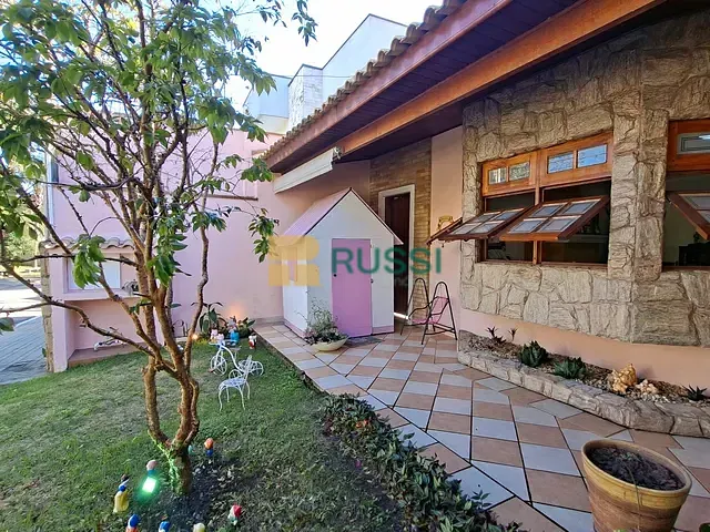 Casa com 330m² 4 quartos e 5 banheiros, à venda, no bairro Urbanova em São José dos Campos