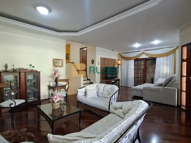 Casa com 330m² 4 quartos e 5 banheiros, à venda, no bairro Urbanova em São José dos Campos