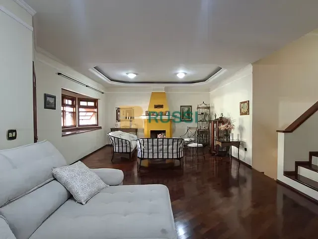 Casa com 330m² 4 quartos e 5 banheiros, à venda, no bairro Urbanova em São José dos Campos