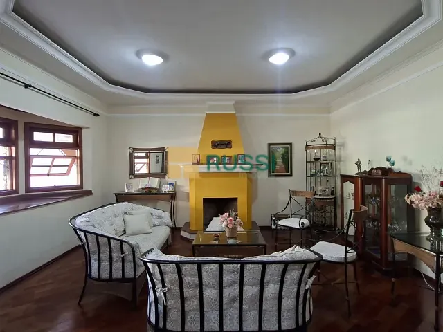 Casa com 330m² 4 quartos e 5 banheiros, à venda, no bairro Urbanova em São José dos Campos