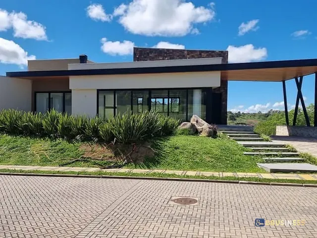 Casa com 450m² 3 quartos e 5 banheiros, à venda, no bairro Pedancino em Caxias do Sul