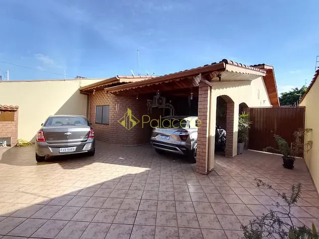 Casa com 300m² 3 quartos e 3 banheiros, à venda, no bairro Jardim Gurilândia em Taubaté