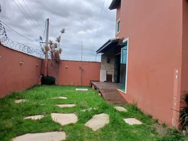 Casa 3 quartos e 2 banheiros, à venda, no bairro Mar do Norte em Rio das Ostras