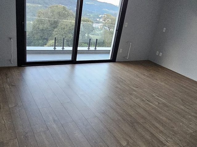 Casa 3 quartos e 4 banheiros, à venda, no bairro Nossa Senhora da Saúde em Caxias do Sul