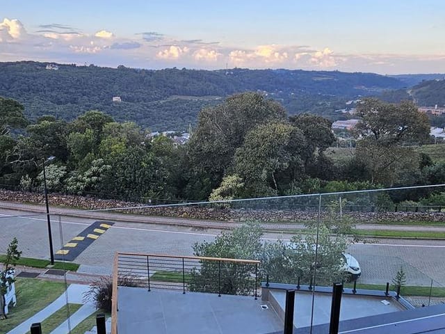Casa 3 quartos e 4 banheiros, à venda, no bairro Nossa Senhora da Saúde em Caxias do Sul