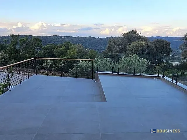 Casa 3 quartos e 4 banheiros, à venda, no bairro Nossa Senhora da Saúde em Caxias do Sul