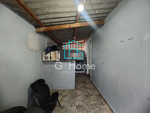 Casa com 45m² 2 quartos e 1 banheiro, para alugar, no bairro Armindo Guazzi em Londrina