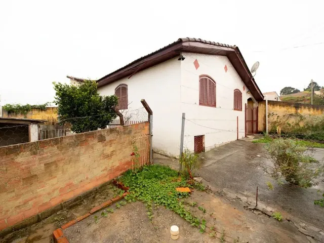 Casa 4 quartos e 2 banheiros, à venda, no bairro Cercadinho em Campo Largo