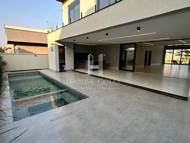 Casa com 406m² 4 quartos e 5 banheiros, à venda, no bairro Residencial Goiânia Golfe Clube em Goiânia