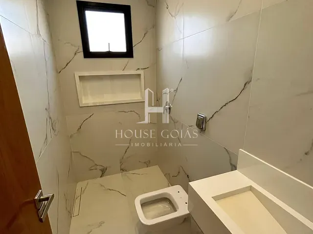 Casa com 406m² 4 quartos e 5 banheiros, à venda, no bairro Residencial Goiânia Golfe Clube em Goiânia