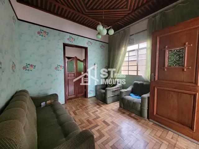 Casa com 388m² 5 quartos e 2 banheiros, à venda, no bairro Vila Martinelli em Andradas