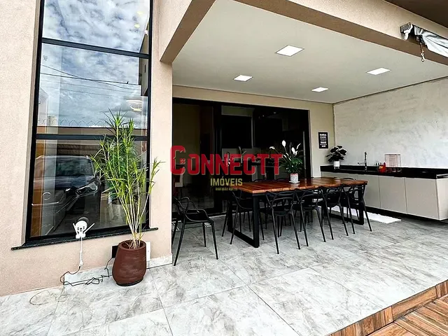 Casa com 250m² 3 quartos e 2 banheiros, à venda, no bairro Bom Jardim em Brodowski
