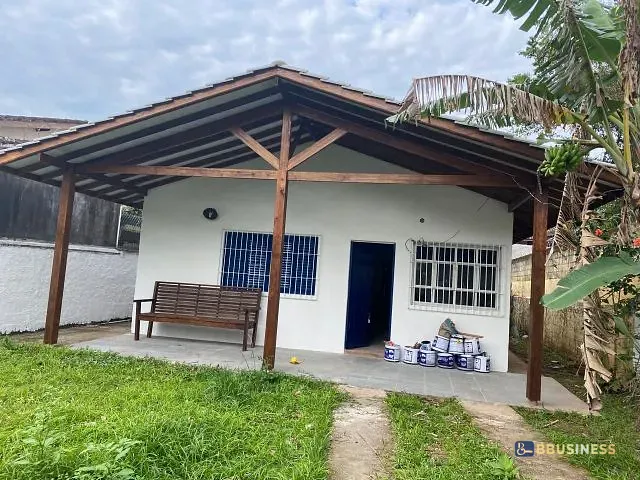 Casa 4 quartos e 3 banheiros, à venda, no bairro Indaiá em Bertioga