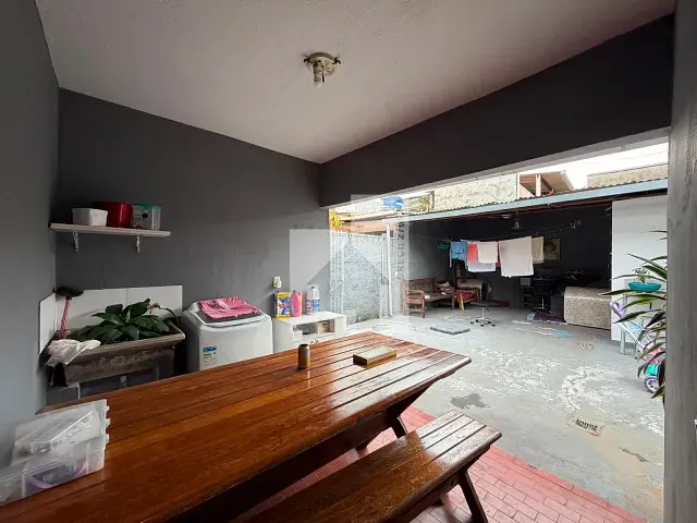 Casa com 190m² 2 quartos e 2 banheiros, à venda, no bairro Jardim Aurélia em Jundiaí