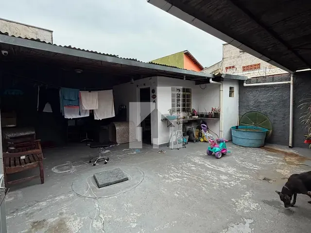 Casa com 190m² 2 quartos e 2 banheiros, à venda, no bairro Jardim Aurélia em Jundiaí