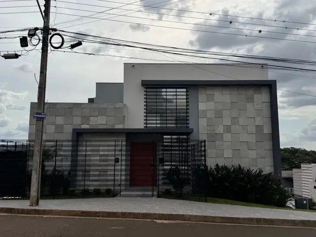 Casa com 575m² 3 quartos e 8 banheiros, à venda, no bairro Estrela em Ponta Grossa