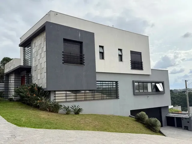 Casa com 575m² 3 quartos e 8 banheiros, à venda, no bairro Estrela em Ponta Grossa