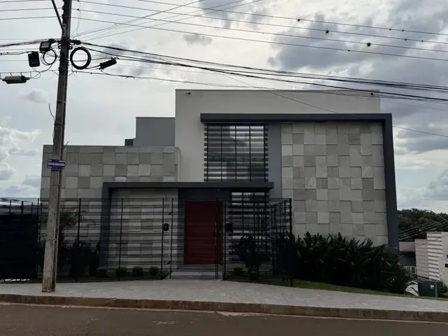 Casa com 575m² 3 quartos e 5 banheiros, à venda, no bairro Estrela em Ponta Grossa