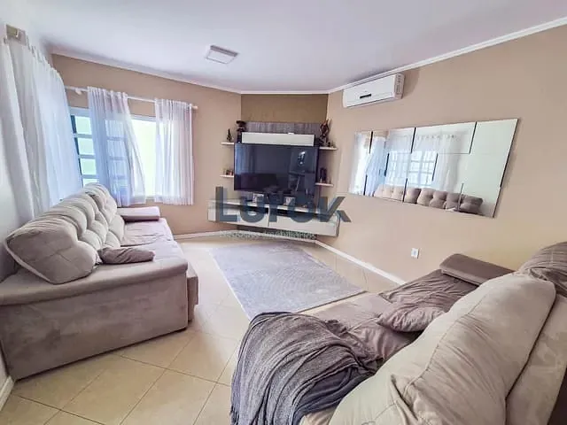 Casa com 750m² 4 quartos e 4 banheiros, à venda, no bairro Jardim São Francisco em Valinhos