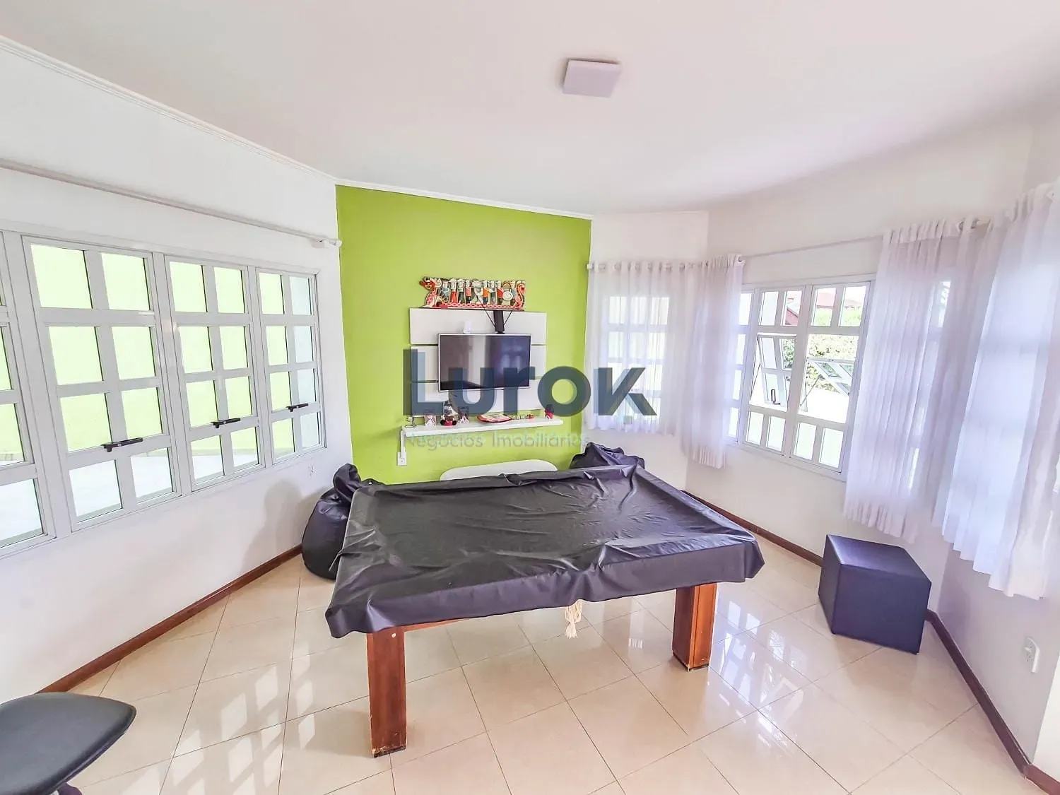 Casa, 4 quartos, 353 m² - Foto 2