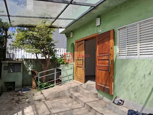 Sobrado com 160m² 3 quartos e 2 banheiros, para alugar, no bairro Campo Belo em São Paulo