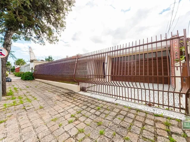 Casa para alugar, no bairro Jardim Social em Curitiba