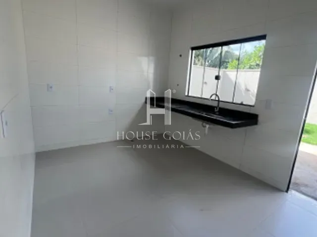 Casa com 180m² 3 quartos e 2 banheiros, à venda, no bairro papillon park em Aparecida de Goiânia