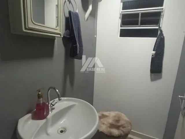 Casa com 406m² 3 quartos e 2 banheiros, à venda, no bairro Bonsucesso em Guarapuava