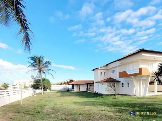 Casa com 400m² 7 quartos e 4 banheiros, à venda, no bairro Grussaí  em São João da Barra