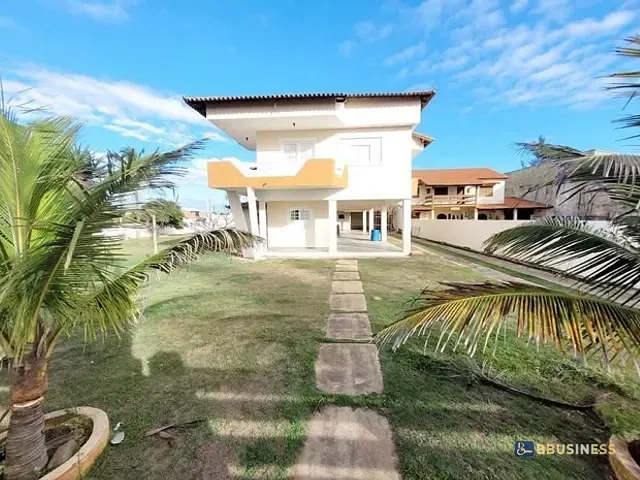 Casa com 400m² 7 quartos e 4 banheiros, à venda, no bairro Grussaí  em São João da Barra