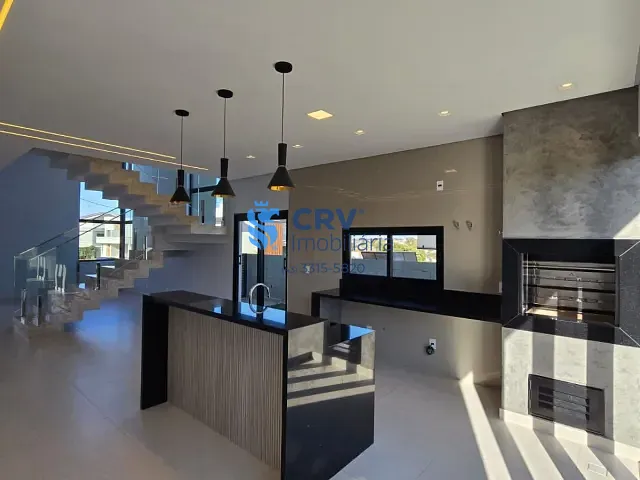 Casa com 287m² 4 quartos e 4 banheiros, à venda, no bairro Abussafe em Londrina