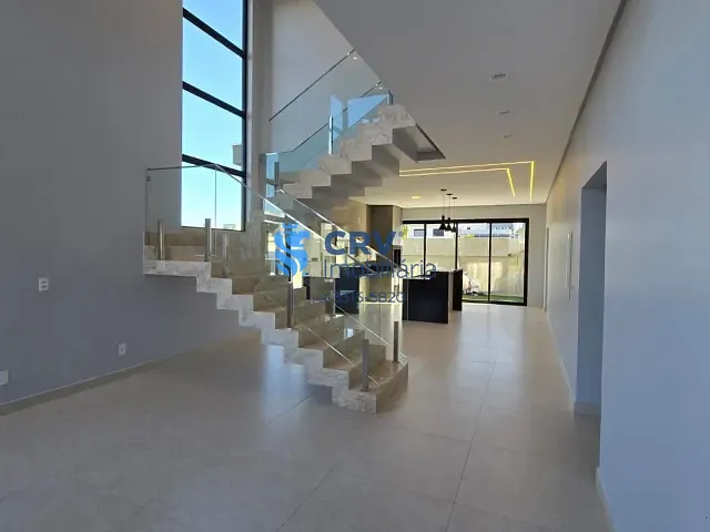 Casa com 287m² 4 quartos e 4 banheiros, à venda, no bairro Abussafe em Londrina