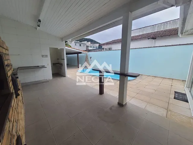 Casa com 352m² 3 quartos e 4 banheiros, à venda, no bairro Vila Amélia em São Sebastião