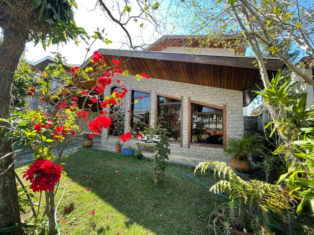 Casa com 418m² 6 quartos e 5 banheiros, à venda, no bairro Taubaté Village em Taubaté
