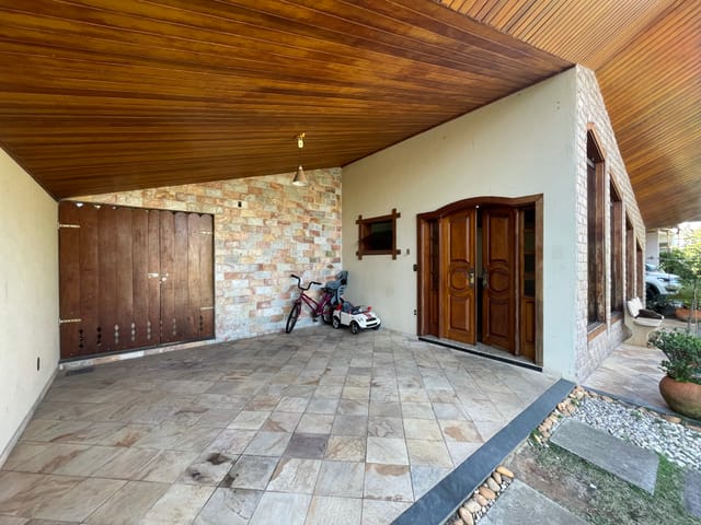 Casa com 418m² 6 quartos e 5 banheiros, à venda, no bairro Taubaté Village em Taubaté