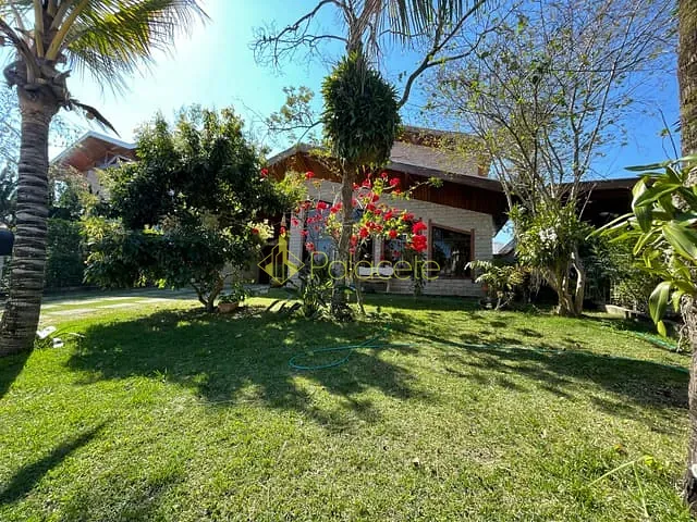 Casa com 418m² 6 quartos e 5 banheiros, à venda, no bairro Taubaté Village em Taubaté