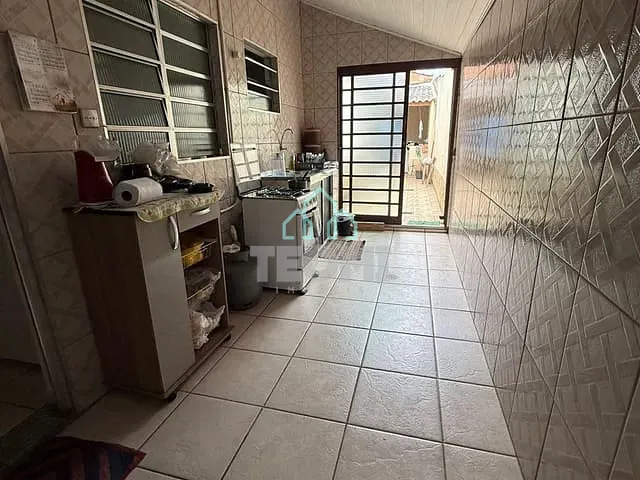 Casa 2 quartos e 1 banheiro, à venda, no bairro Parque São Luís em Taubaté