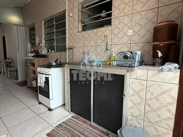 Casa 2 quartos e 1 banheiro, à venda, no bairro Parque São Luís em Taubaté