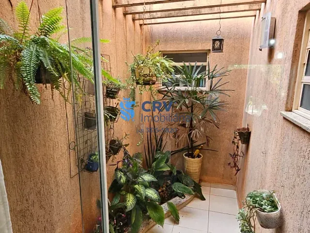 Casa com 250m² 3 quartos e 2 banheiros, à venda, no bairro Bandeirantes em Londrina