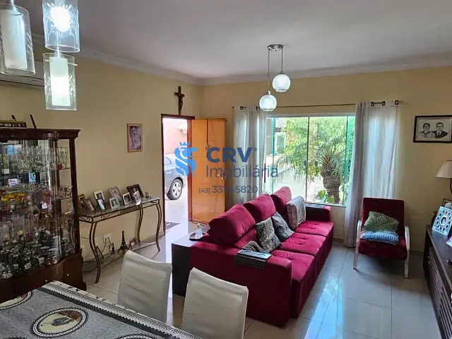 Casa com 250m² 3 quartos e 2 banheiros, à venda, no bairro Bandeirantes em Londrina