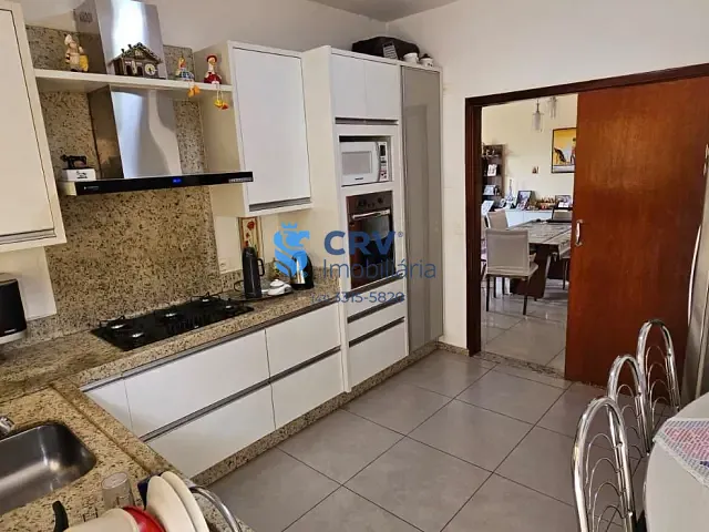 Casa com 250m² 3 quartos e 2 banheiros, à venda, no bairro Bandeirantes em Londrina