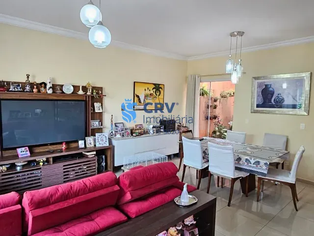 Casa com 250m² 3 quartos e 2 banheiros, à venda, no bairro Bandeirantes em Londrina