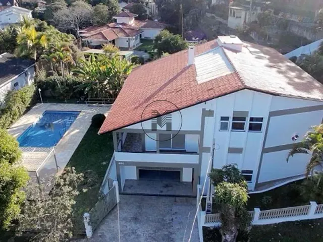 Casa com 1050m² 4 quartos e 6 banheiros, à venda, no bairro Jardim Panorama em Guaratinguetá