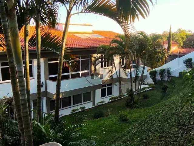Casa com 1050m² 4 quartos e 6 banheiros, à venda, no bairro Jardim Panorama em Guaratinguetá