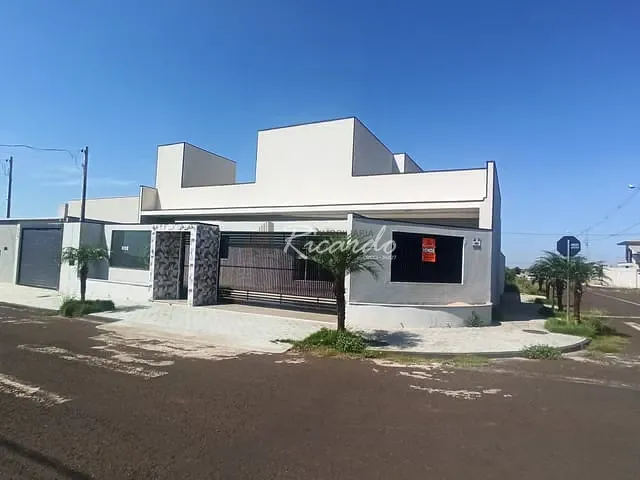 Casa com 242m² 4 quartos e 3 banheiros, à venda, no bairro Jardim Paraná em Arapongas