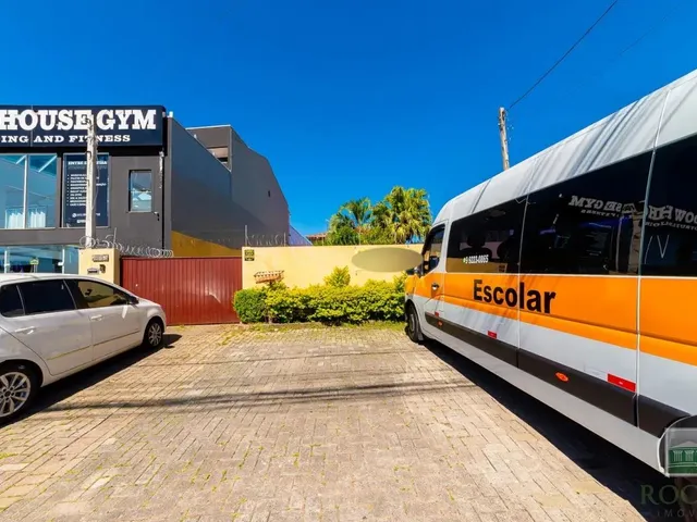 Casa com 693m² 3 quartos e 2 banheiros, à venda, no bairro Jardim Cláudia em Pinhais