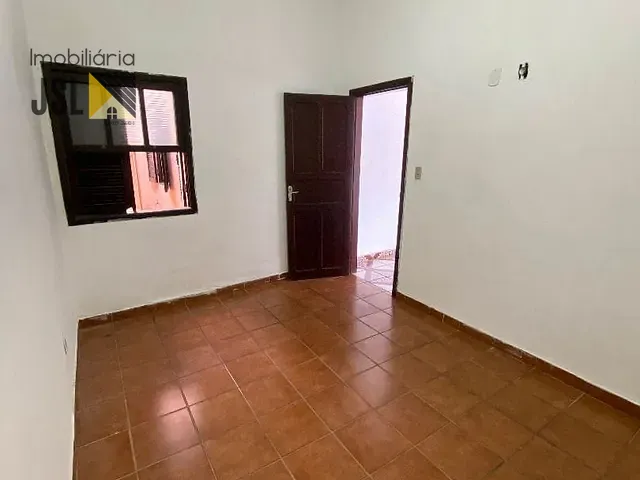 Casa com 139m² 2 quartos e 1 banheiro, à venda ou para alugar, no bairro Vila Resende em Caçapava