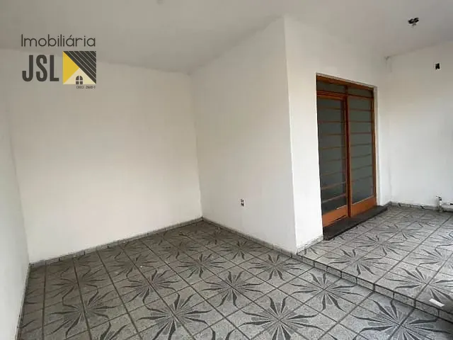 Casa com 139m² 2 quartos e 1 banheiro, à venda ou para alugar, no bairro Vila Resende em Caçapava