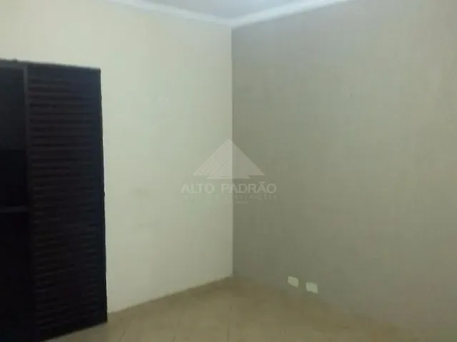 Casa com 250m² 3 quartos e 1 banheiro, à venda, no bairro Parque São Vicente em Mauá