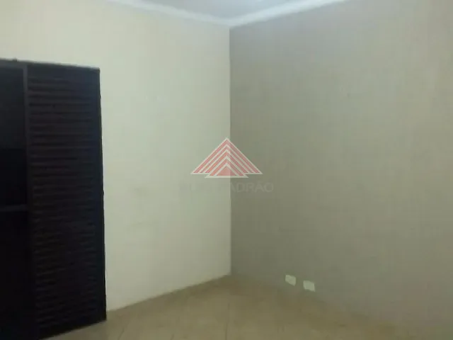 Casa com 250m² 3 quartos e 1 banheiro, à venda, no bairro Parque São Vicente em Mauá